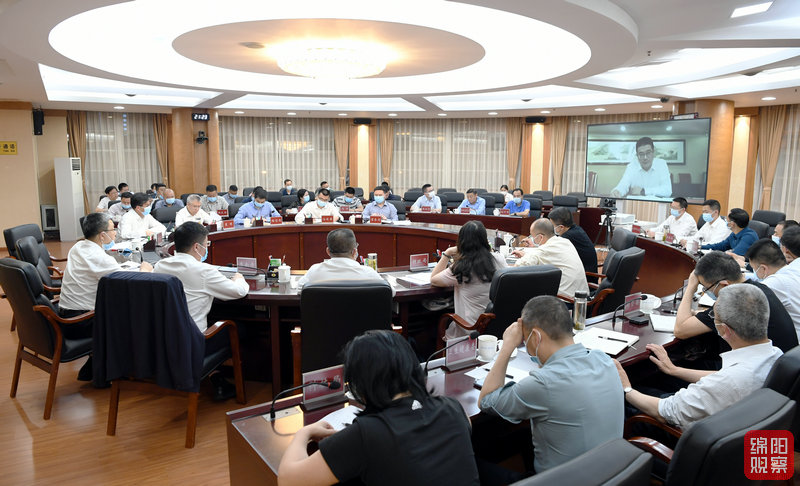2022年5月25日，李云召開全市穩住經濟大盤視頻會  張莉  攝.jpg